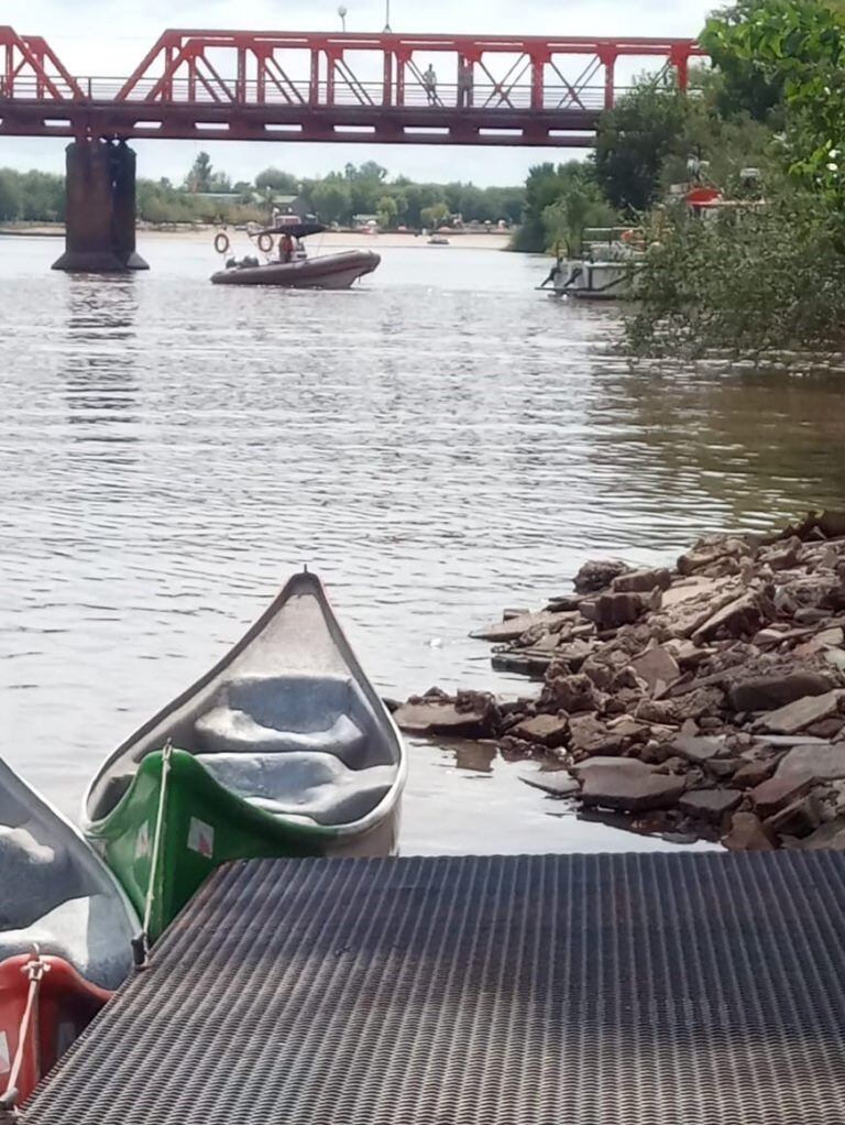 Prefectura encuentra el cuerpo
Crédito: Vía Gualeguaychú