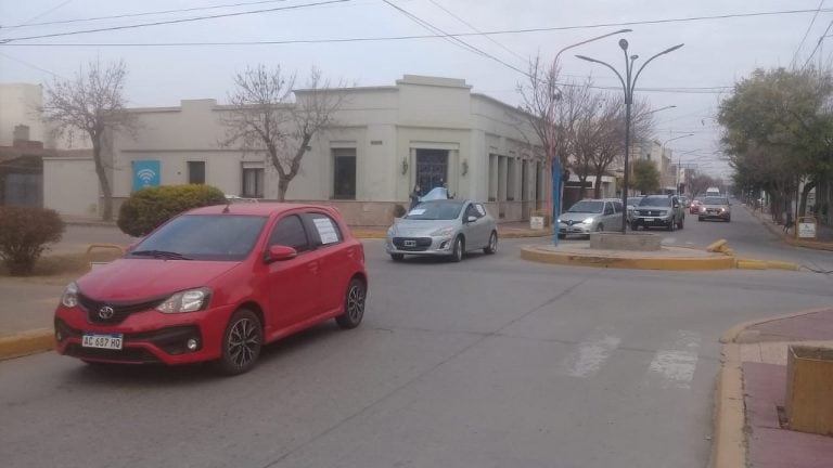 Los propietarios de gimnasios y profesores de educación física marcharon en Arroyito