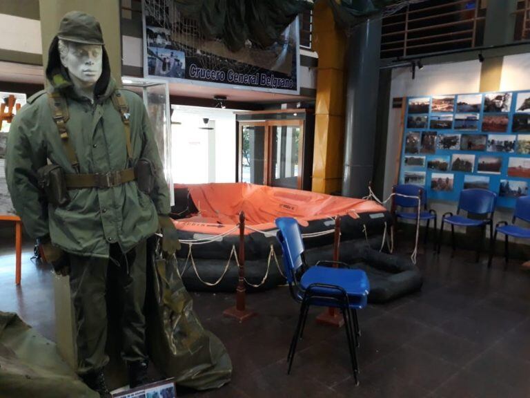 El Centro de Veteranos exhibió parte del material bélico (Vía Santa Rosa)