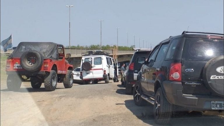 Las islas se llenaron de camionetas por la bajante del Paraná (El Paraná No se Toca)