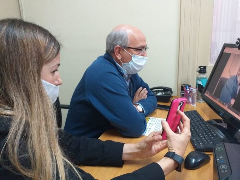 Hugo Fernández y Gabriela Hoffman en comunicación con Secretario de Políticas Universitarias de la Nación,  Lic. Jaime Perczyk.