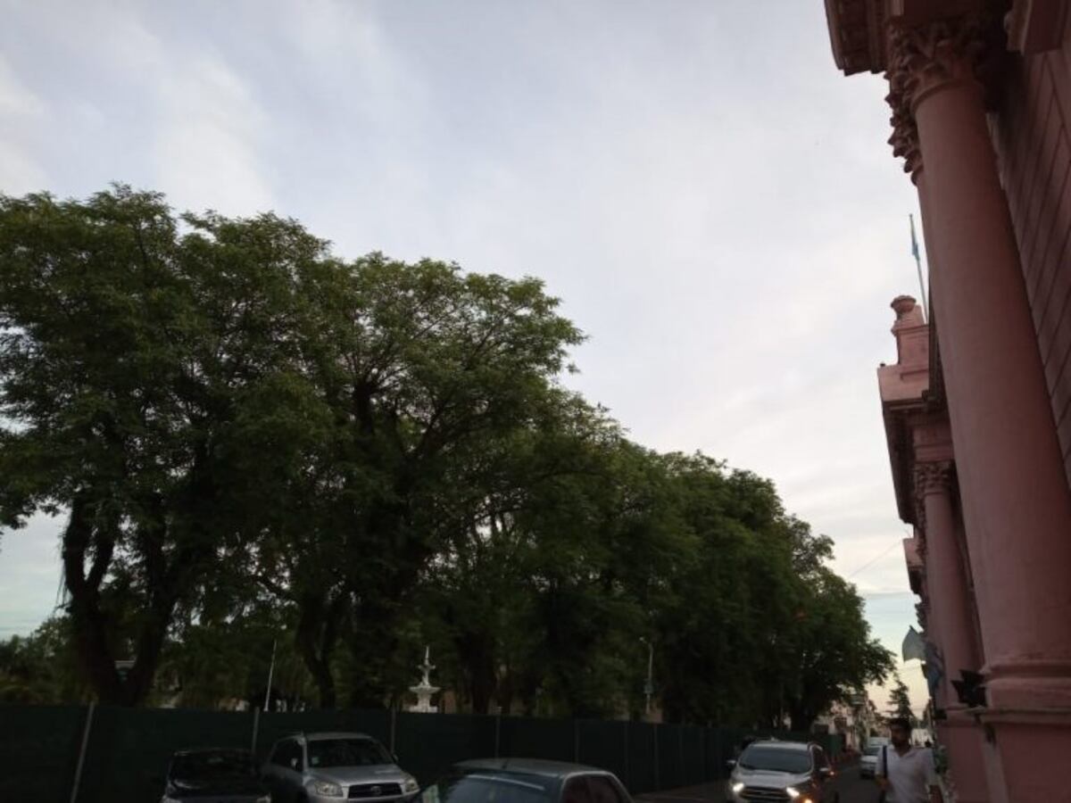 El inicio de la semana será con poco sol y con temperaturas elevadas