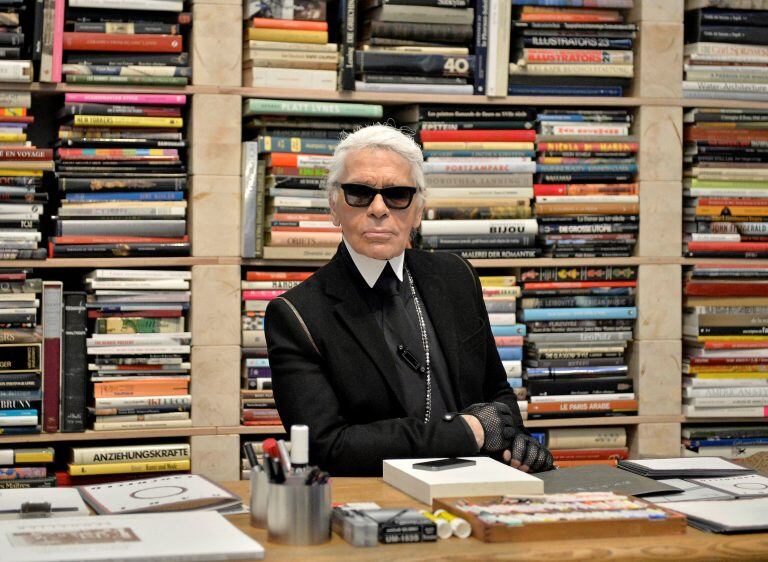 Murió el diseñador Karl Lagerfeld.