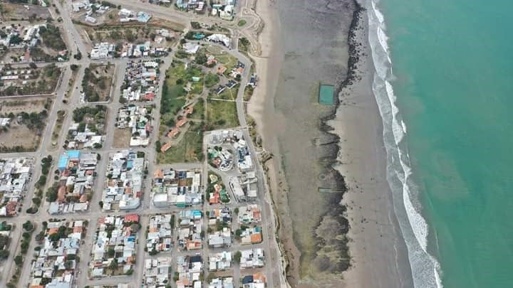 Imagen de Las Grutas a través de un dron (Río Negro).