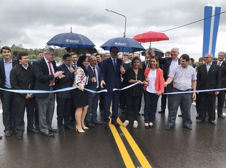 Gustavo Valdés inauguró obras en Yapeyú.