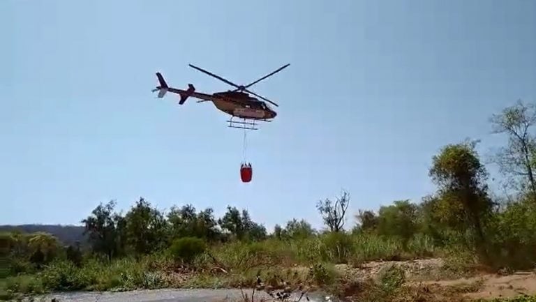 Se tomó la decisión operativa de destinar todos los recursos al incendio “El Cazador” ya que presento comportamiento extremo y avanzó considerablemente, informó el Ministerio de Ambiente de Jujuy.