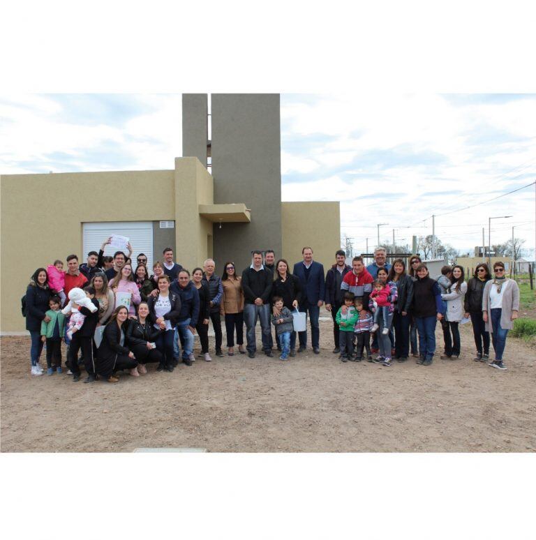 Todas las familias beneficiadas por el PROMUVI.