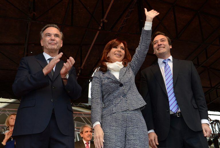 "Yo debato todo el tiempo, mi actividad es esa en el Senado, por supuesto que estoy dispuesto a debatir con Cristina", desafió.