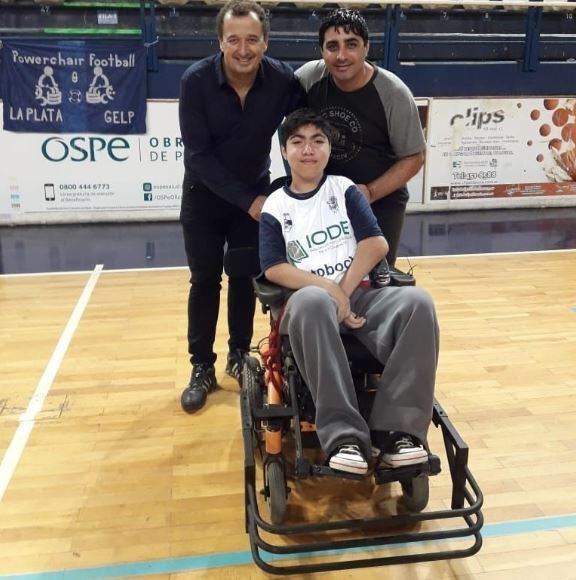 Thiago Domínguez jugó para el equipo platense de powerchair Lobos Motorizados y en los Halcones del Bajo, de Capital Federal.