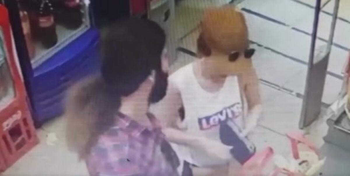 De compras en Once: el video de los dos iraníes en Buenos Aires