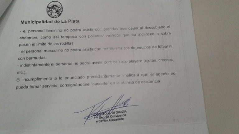 El detalle del reglamento de vestimenta.