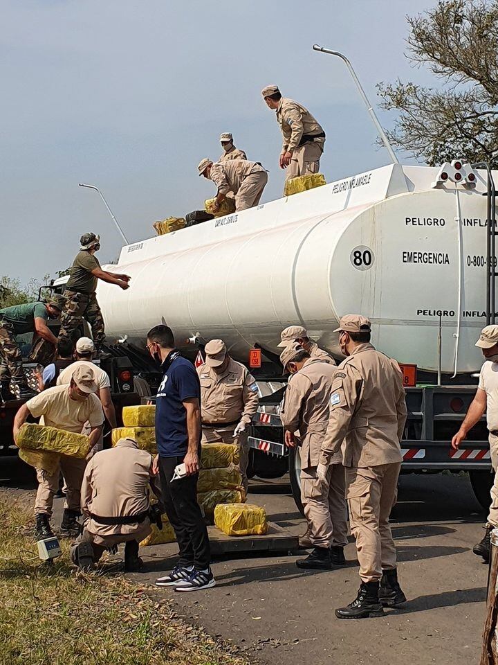 Prefectura decomisó ocho toneladas de marihuana en Ituzaingó.