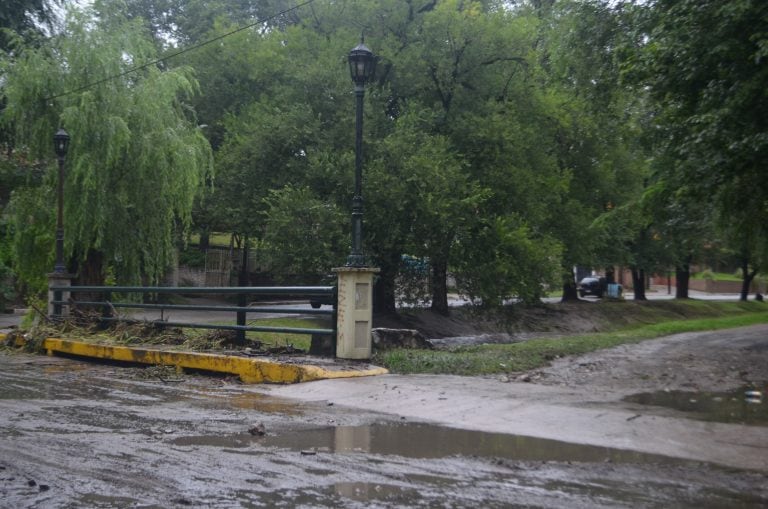 Creciente en el Puente Manuel Solares