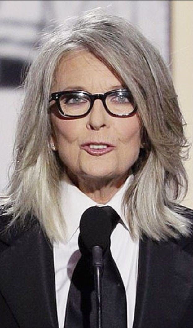 Diane Keaton. La actriz usa las canas como parte de su look.