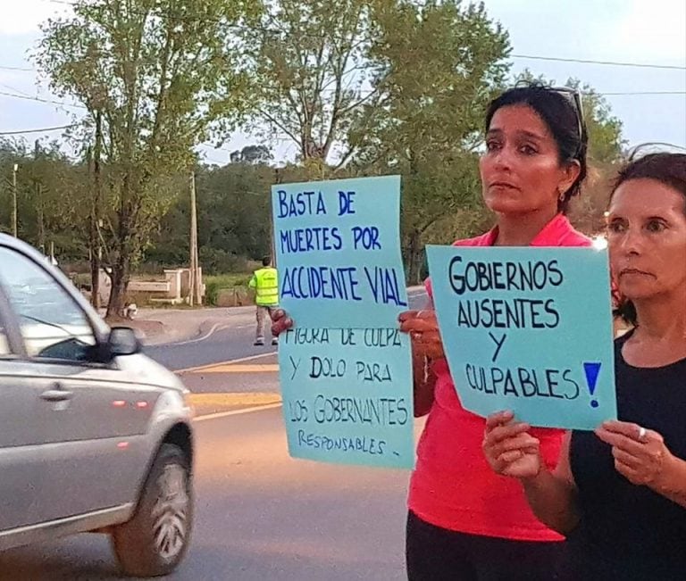 La protesta vecinal de los habitantes de Salsipuedes se llevó a cabo en la ruta E-53.