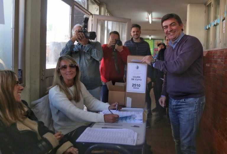 Omar de Marchi votando en las elecciones PASO 2019