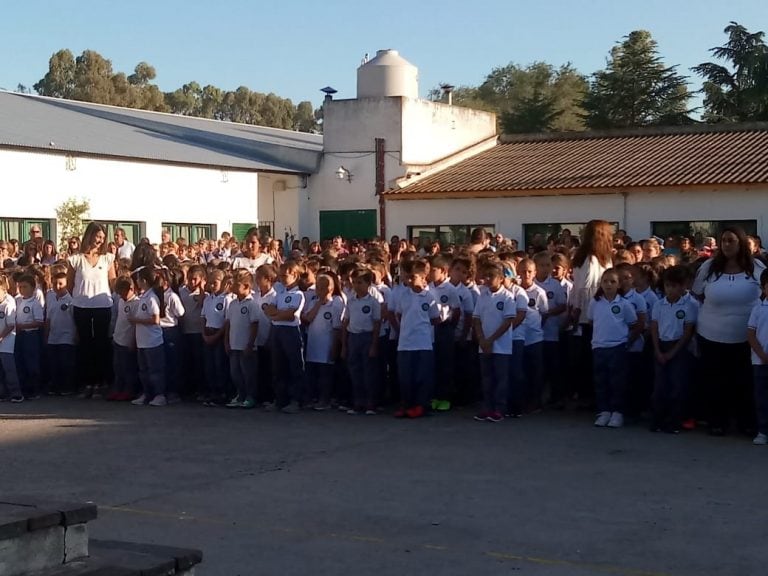 Acto de inicio del ciclo lectivo en la Escuela 27 de Tres Arroyos