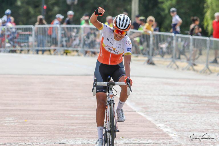 Una ciclista salteña representará a la Argentina en el mundial en Italia (Facebook St Michel - Auber 93)