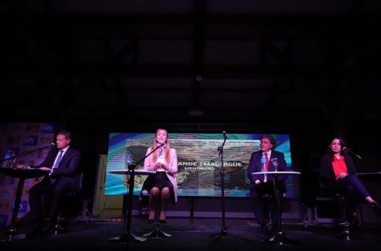 Debate de candidatos a la gobernación en San Rafael.