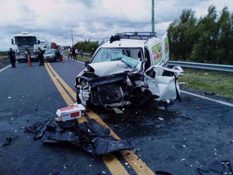 Tremendo choque frontal en San Luis.