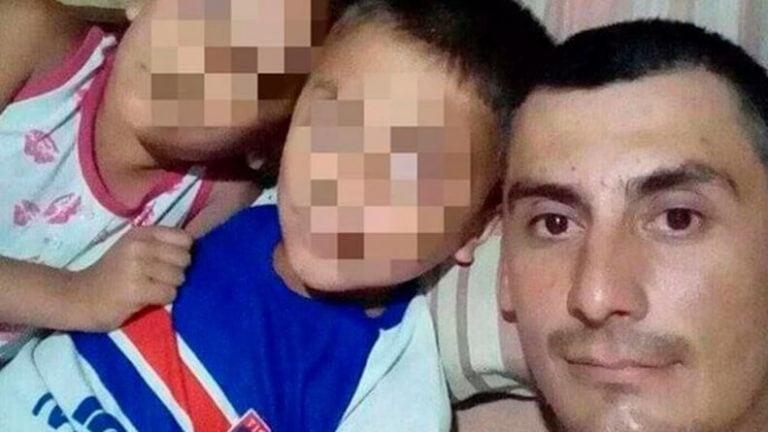 Gerardo Javier Reyna, asesino de Capilla del Monte, con sus hijos\u002E