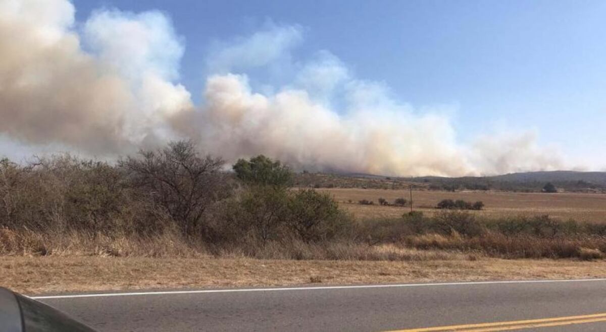 Incendio en la zona de Alta Gracia, con riesgo para las viviendas