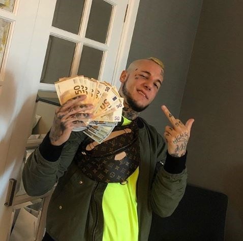 Alex Caniggia presume dinero en su cuenta de Instagram (Fuente: @alexcaniggia)