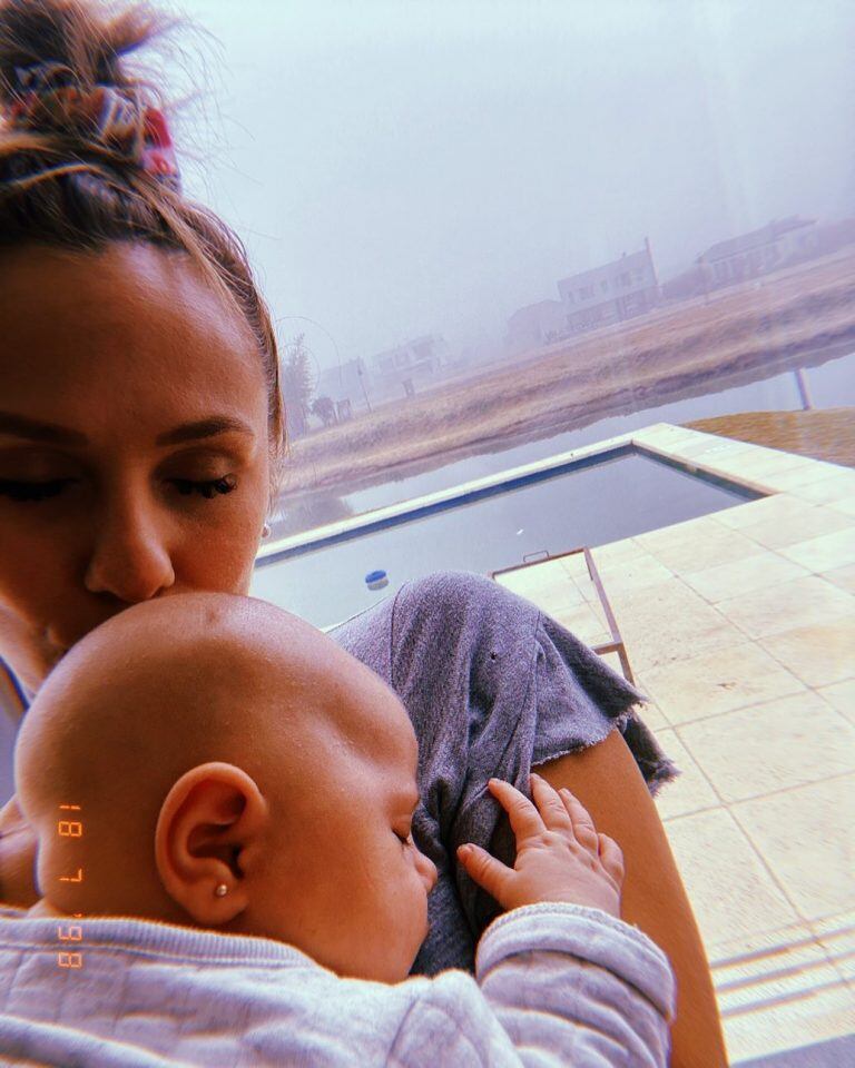 Abril, hija de El Polaco y Barby Silenzi