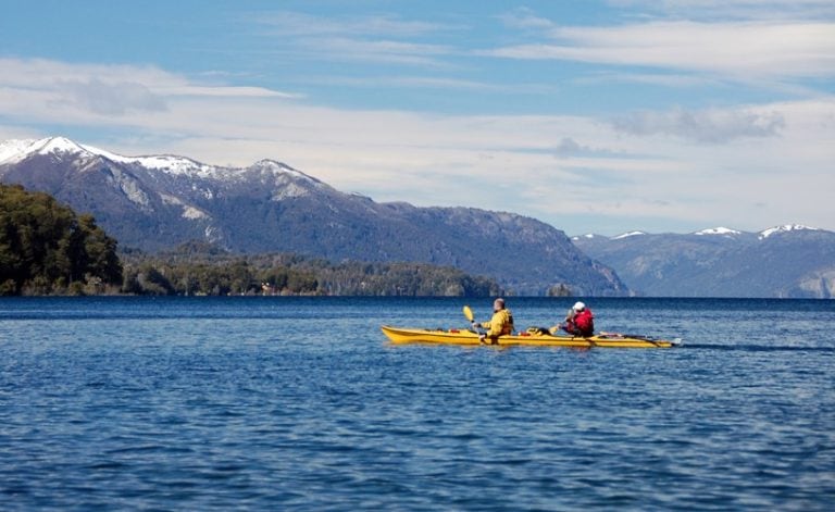 Los kayakistas fueron hallados con un cuadro de hipotermia (web).