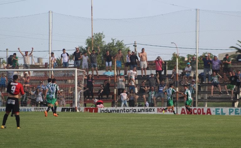 Vallejos ya convirtió el 2 a 1