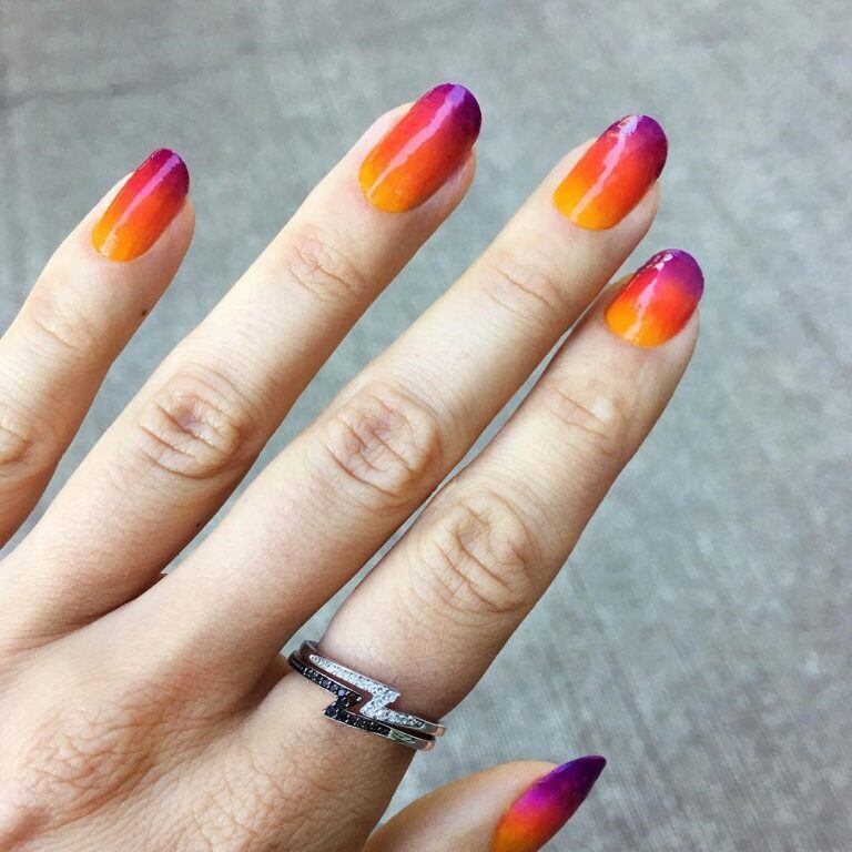 Uñas degradado (Instagram/@jessicawashick)