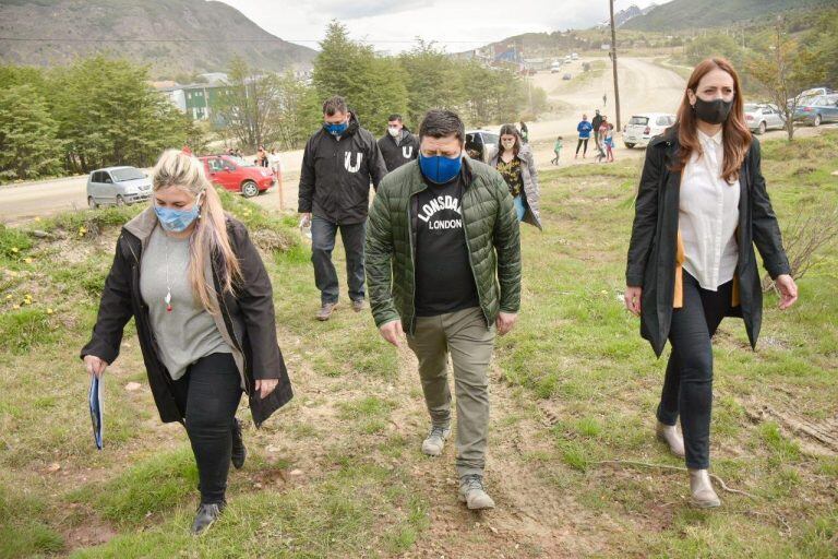 El Municipio entregó 12 lotes en la urbanización general san martin.