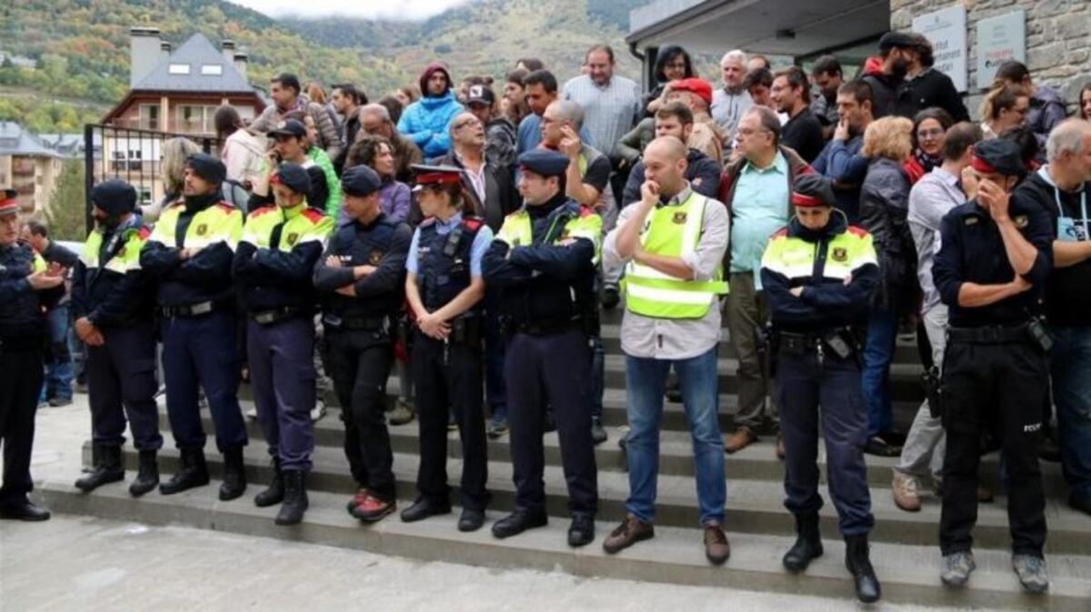 Los policías catalanes lloraron por la represión durante el referéndum en Cataluña