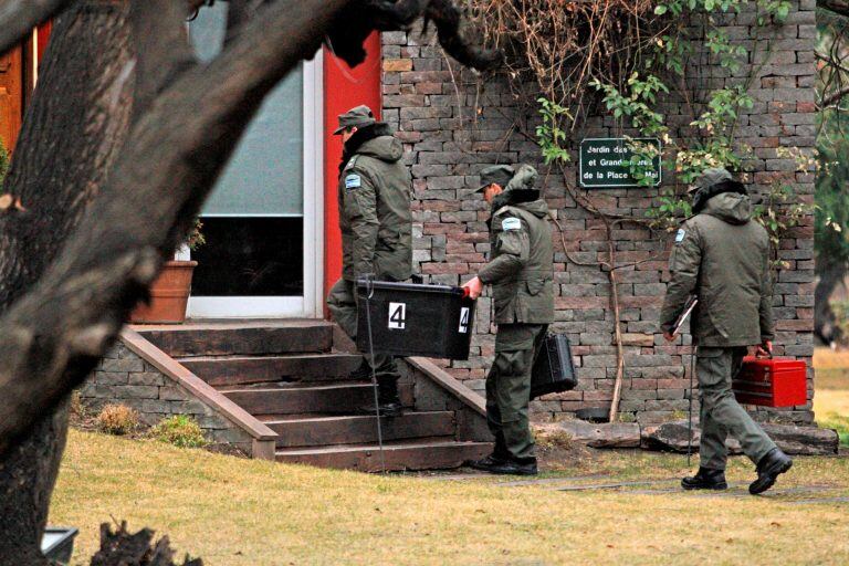 Allanamientos en El Calafate (Foto: Walter Diaz / AFP)