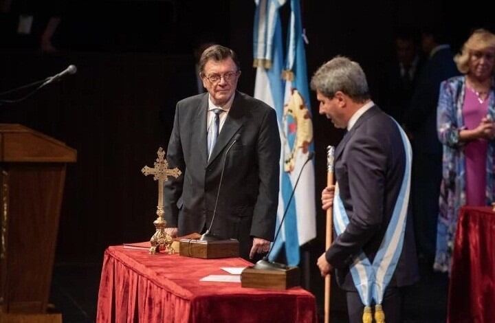 Jura en el Teatro del Bicentenario.