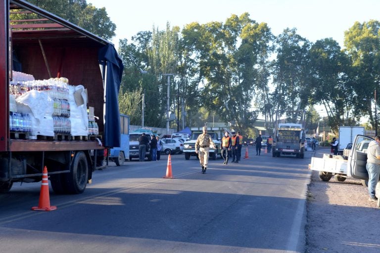 Decomisaron indumentaria, calzado y alimentos.