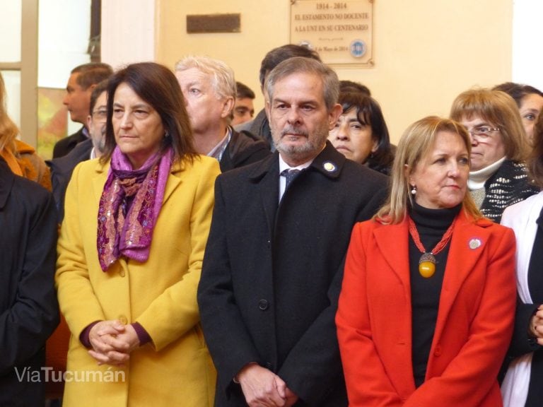 El vicerrector Sergio Pagani, la Dra. CArolina Abdala y la Dra. Liliana Zeman (Romina Aguirre)