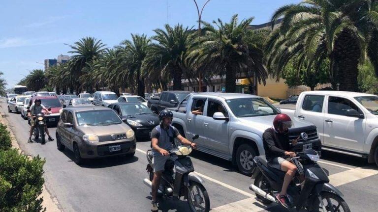 Así ingresaban los vehículos el viernes por la mañana.