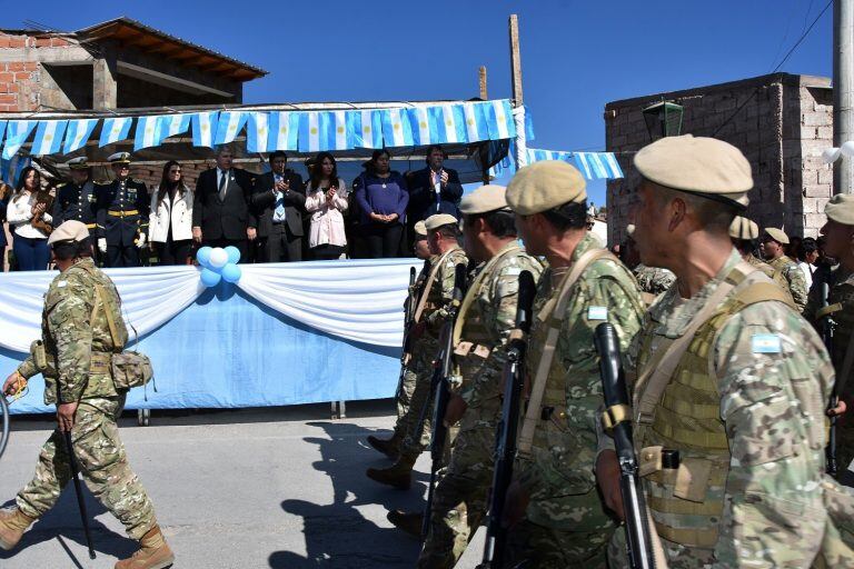 A paso marcial, las escuadras del Ejército desfilaron en Humahuaca.