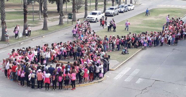 La caminata Caminamos con vos contra el cáncer de mama, un éxito en Córdoba.