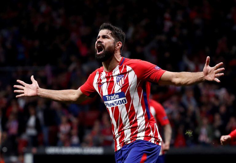 Diego Costa celebra su gol, sobre el cierre de la primera parte. Foto: REUTER.