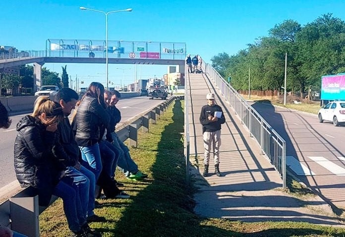 Falleció mientras cruzaba un puente peatonal (La Arena)