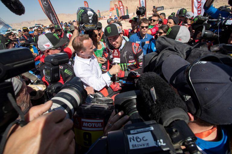 Ricky Brabec (Monster Energy Honda Team), minutos después de cuzar la meta como vencedor en Motos.