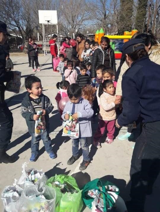 policías solidarios 1