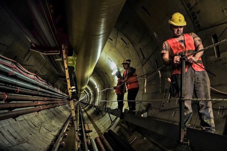 El túnel o emisario que llevará los desechos cloacales tratados al Río de la Plata, lo que permitirá sacarle carga contaminante al Riachuelo. (Foto Rubén Digilio)