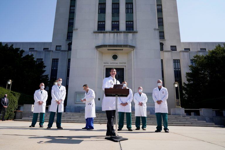 Los médicos explicaron que este lunes podría ser dado de alta Donald Trump (Foto: AP Photo/Jacquelyn Martin)