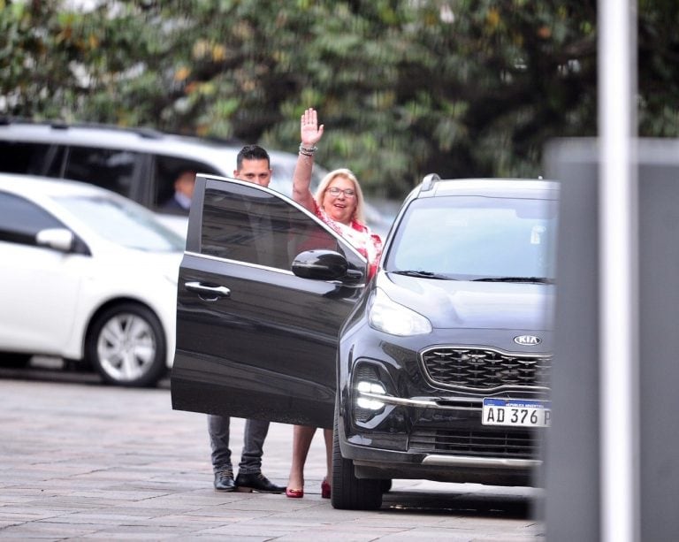 Elisa Carrió se despidió de Mauricio Macri en la Casa Rosada. (Foto: Clarín)