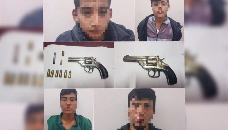 Los detenidos y las armas. (Prensa Policía de Salta)