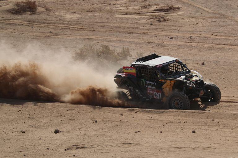 Gerard Farres, con el Canam Maverick X3, fue el dominador del día en SxS (buggies livianos).