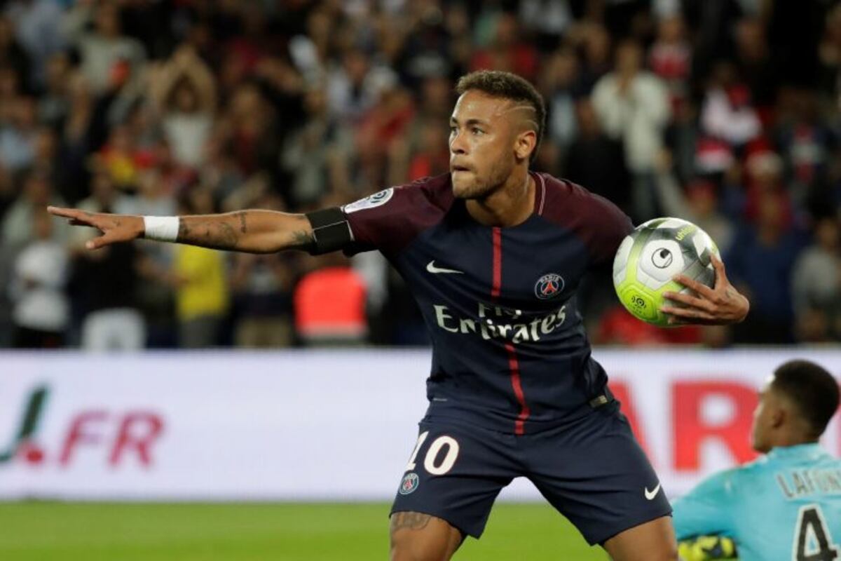 Neymar arremetió contra los dirigentes del Barcelona